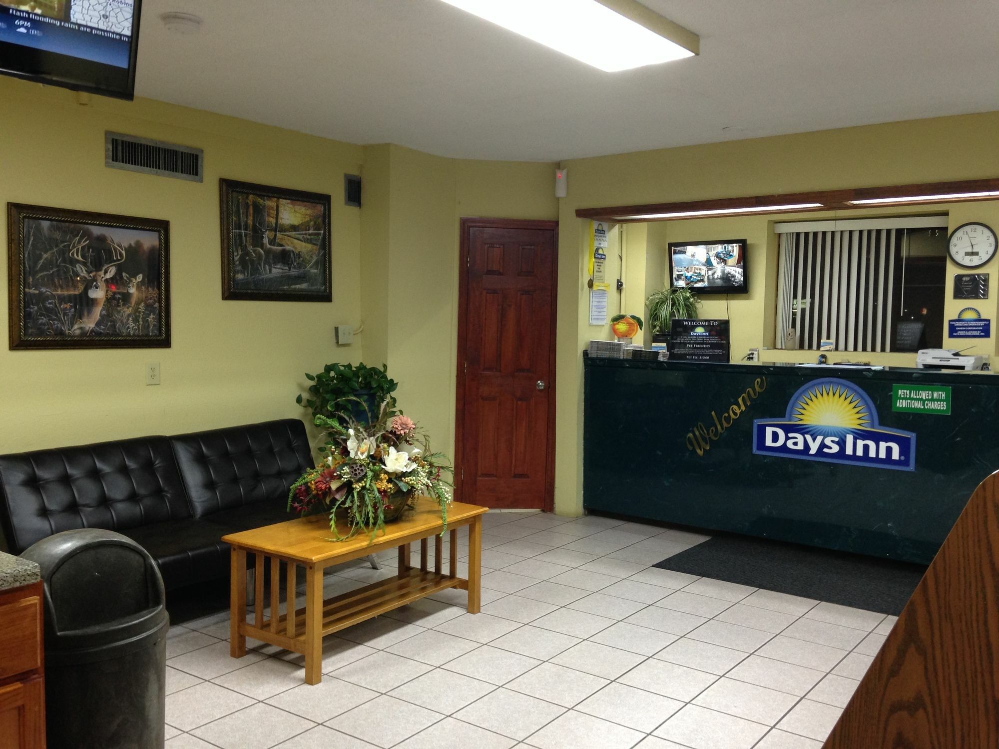 Days Inn By Wyndham Byron Esterno foto