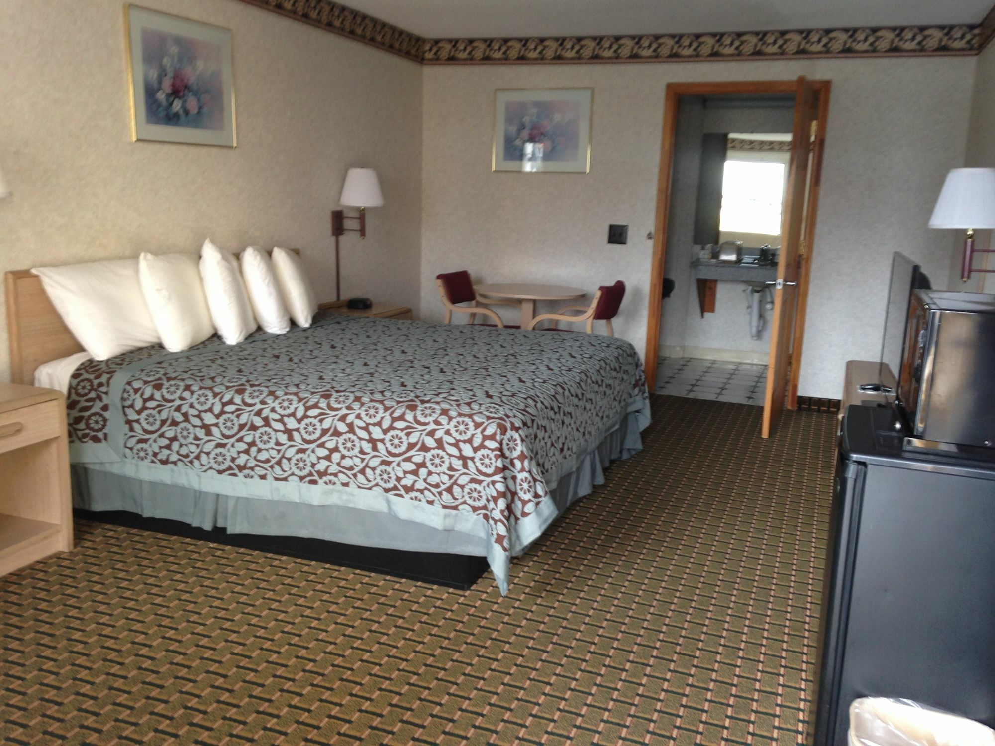 Days Inn By Wyndham Byron Esterno foto