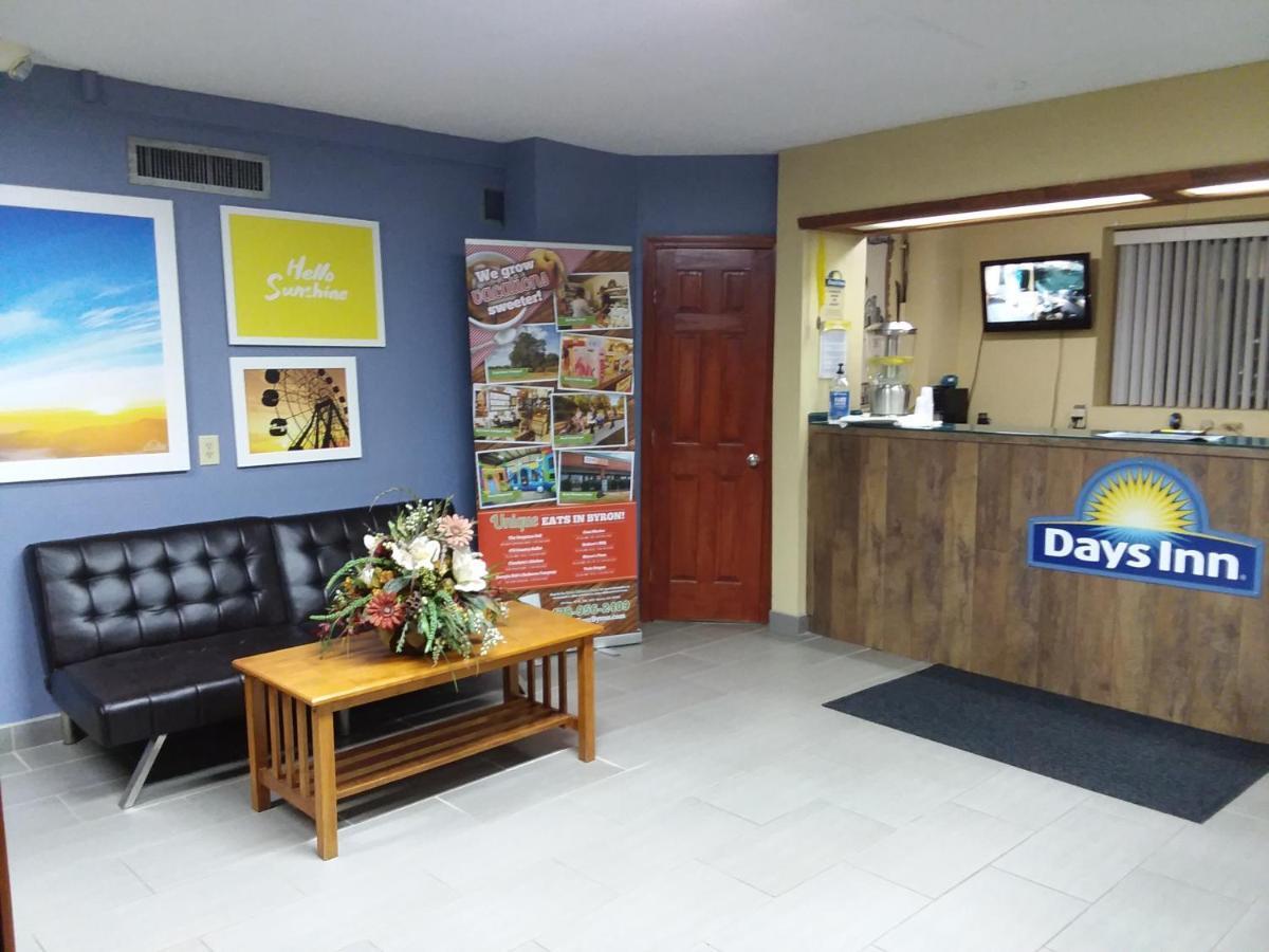 Days Inn By Wyndham Byron Esterno foto